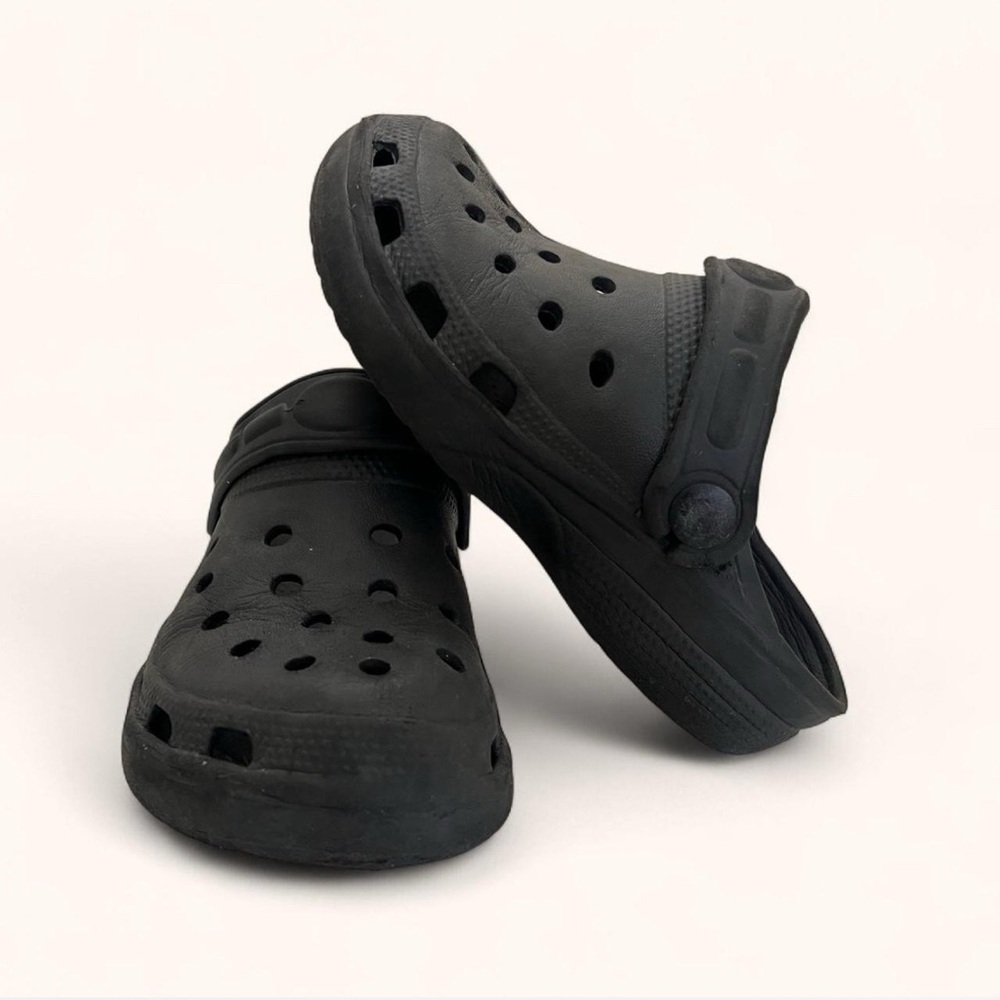 All Black Imitation Crocs Unisex Boy Girl Play Clogs Toddler 11C 11.5C 12C - Picture 1 of 8